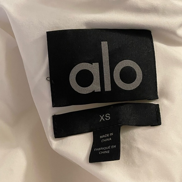 ALO~ Sherpa Edge Shacket Ivory Size XS (2-4) QUILTED Pockets and Elbows. - Picture 9 of 16